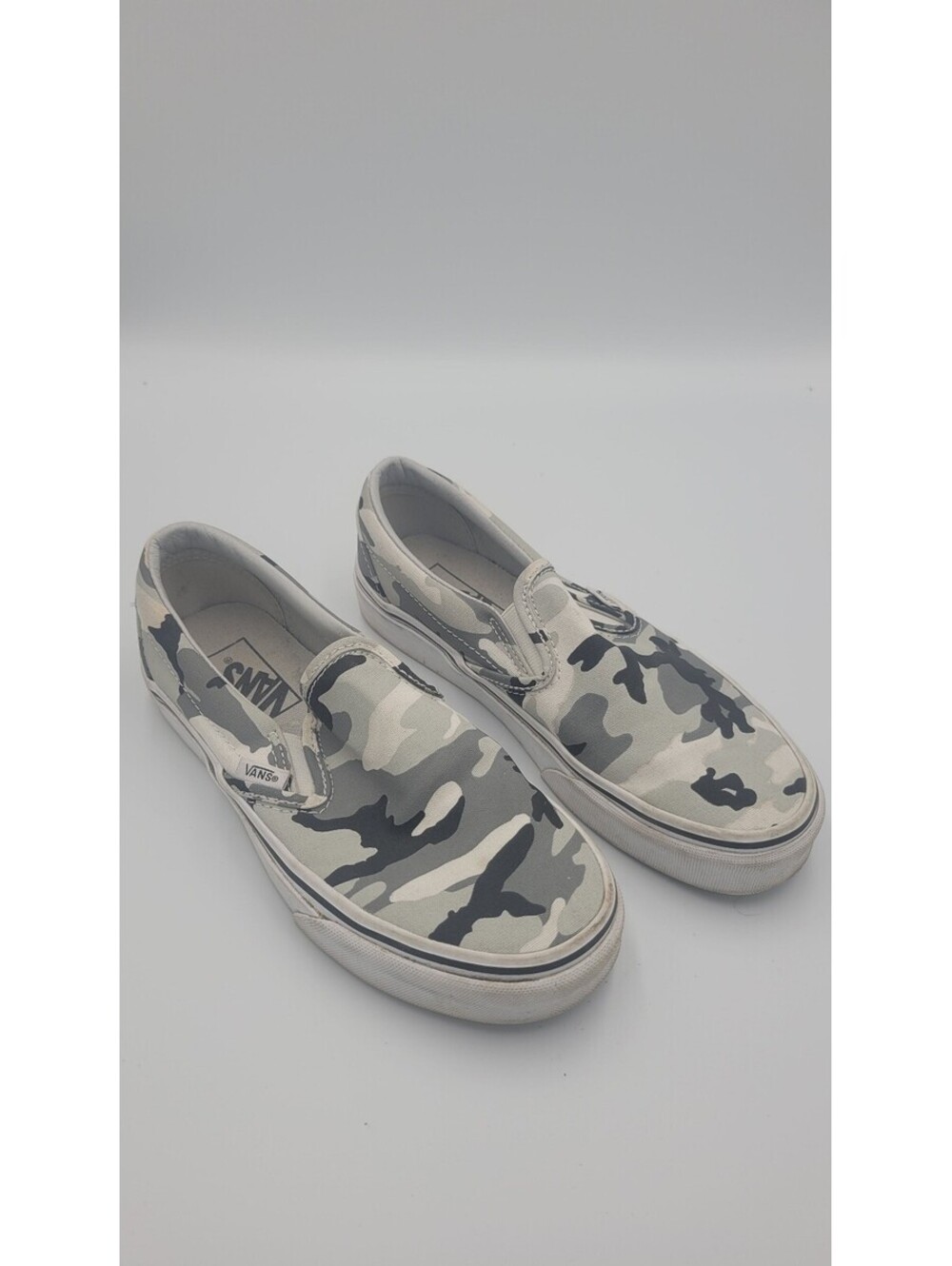 Vans Classic Slip-On Shoes in Gray Camouflage, Women's Size 7